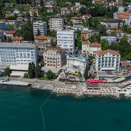 Penthouse At Villa Mascagni Опатия Екстериор снимка