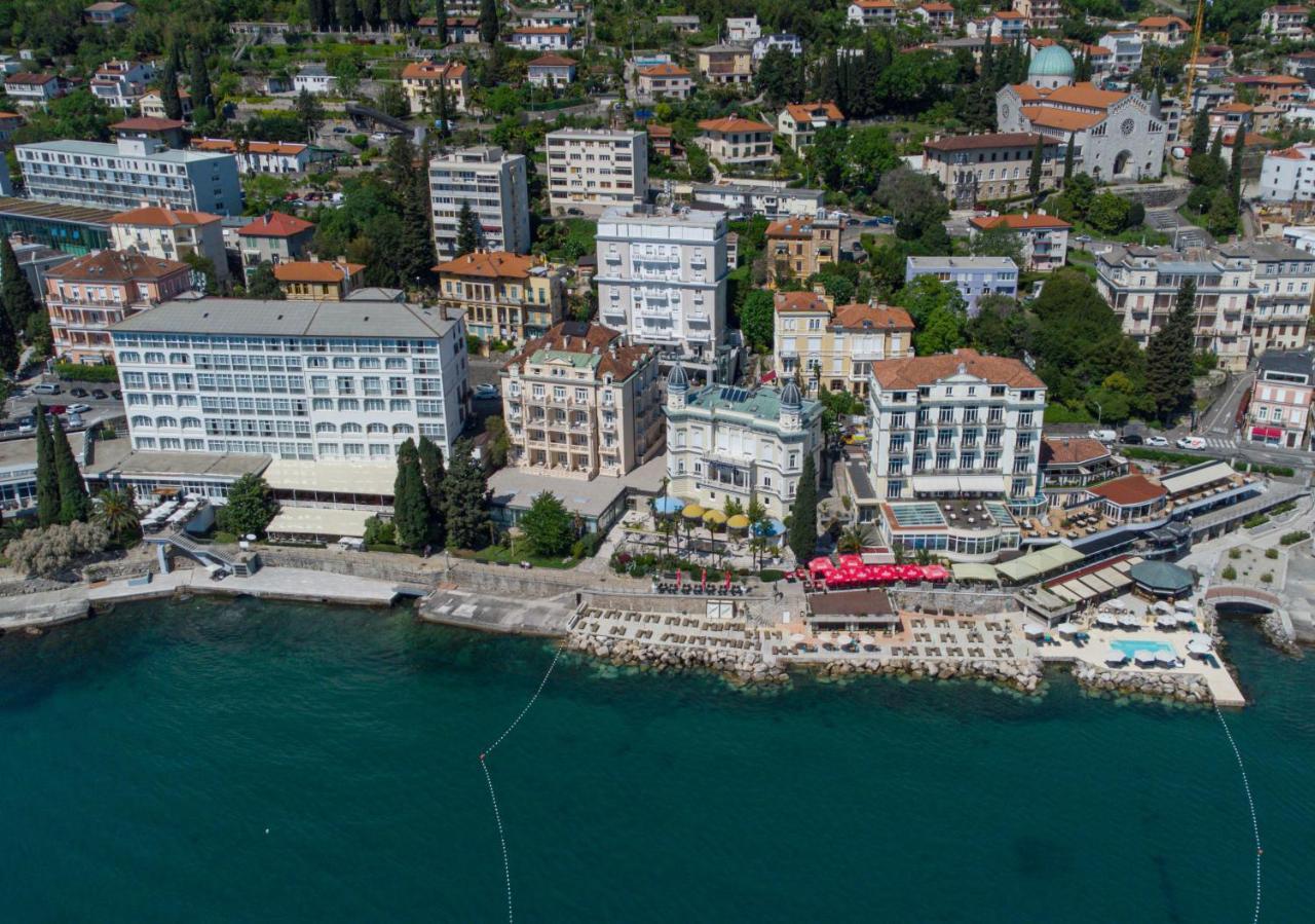Penthouse At Villa Mascagni Опатия Екстериор снимка
